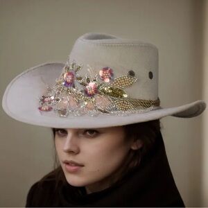 Women’s ivory cowboy western hat